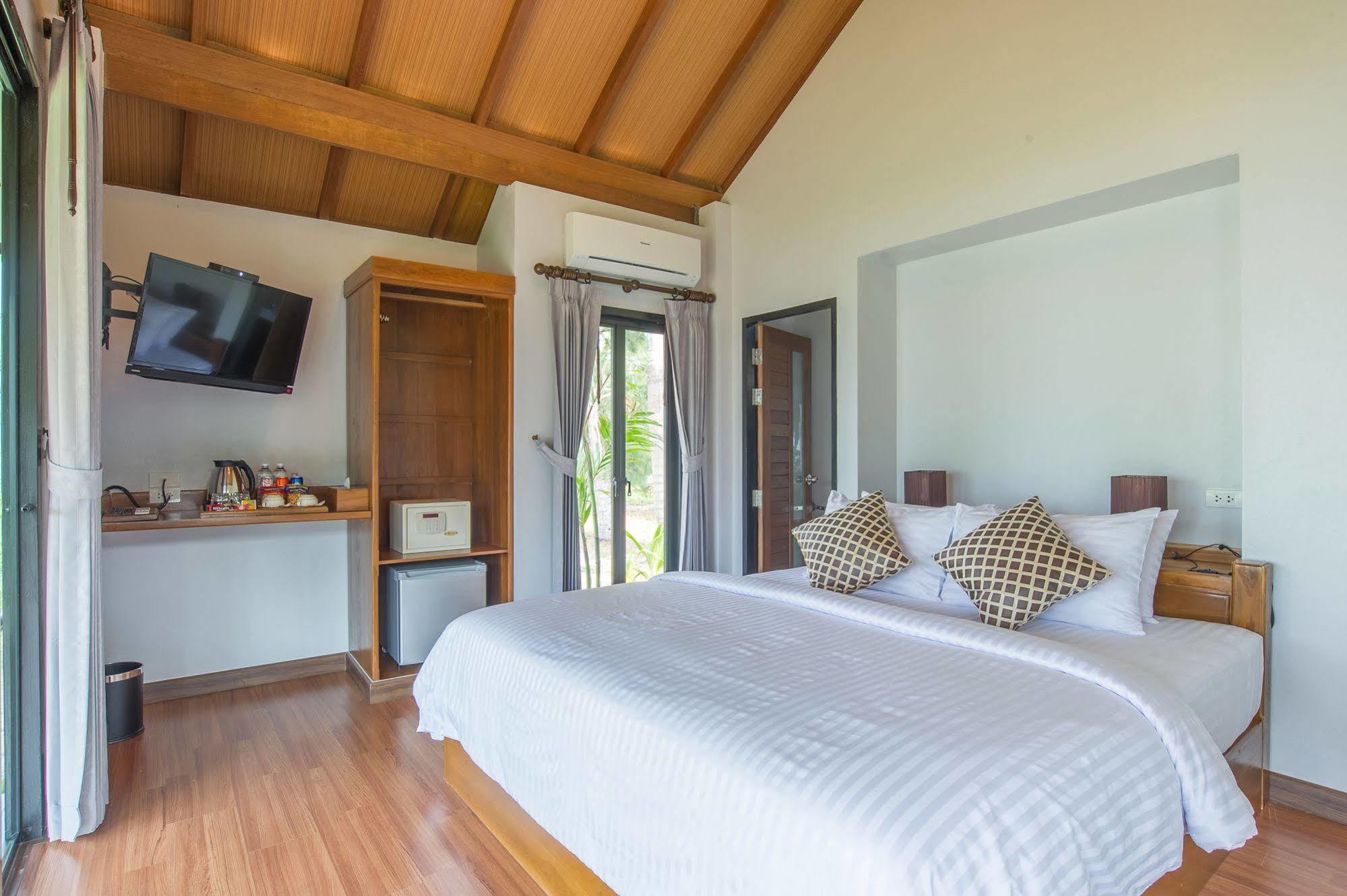 Medee Resort Ko Kut Экстерьер фото